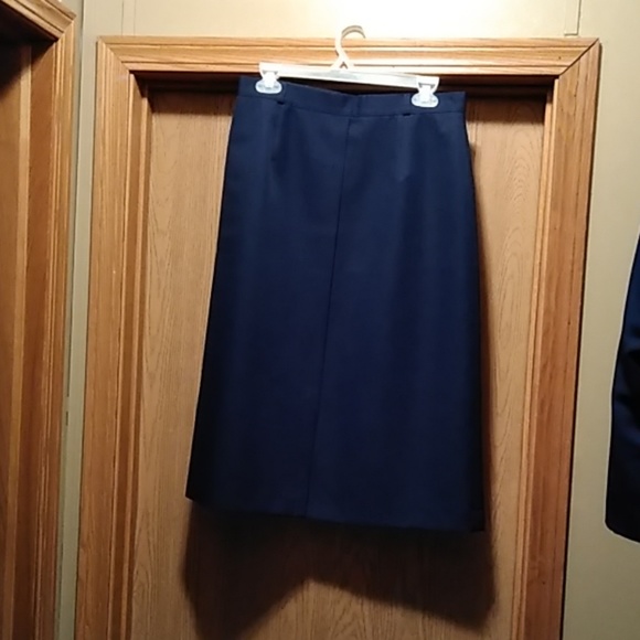 Panther brand Suit jacket and skirt - Picture 3 of 3